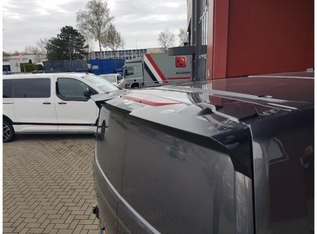 Takvinge for bakdører Ford Transit Custom 2024+ Ulakkert i PU-materiale